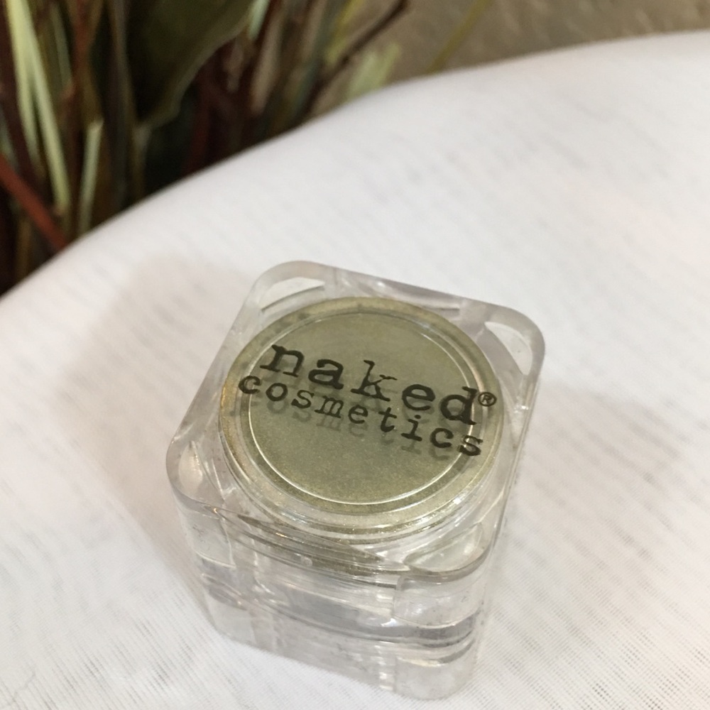 Loose eye color powder